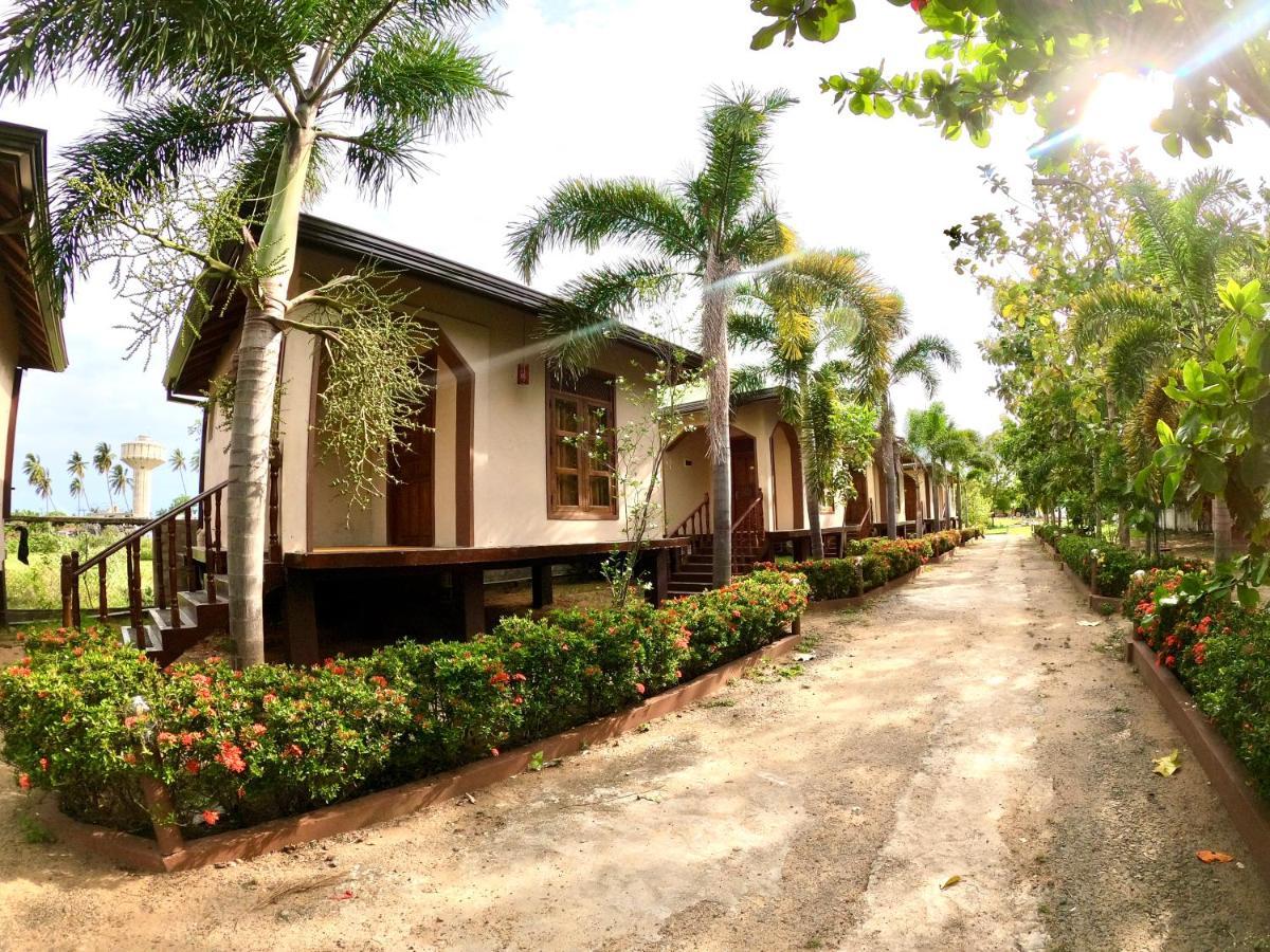 Hotel Sunrise Cabanas Arugam Bay Exterior foto